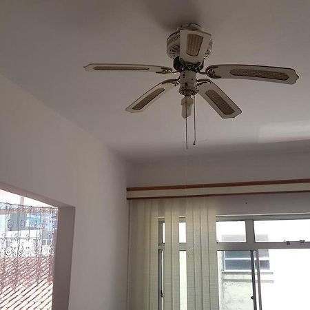 Apartamento A Uma Quadra Da Praia Гуаружа Екстер'єр фото