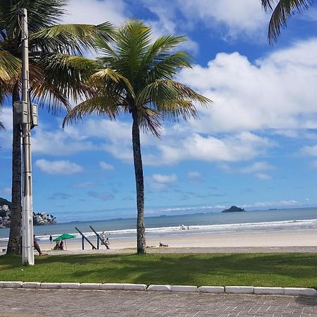 Apartamento A Uma Quadra Da Praia Гуаружа Екстер'єр фото