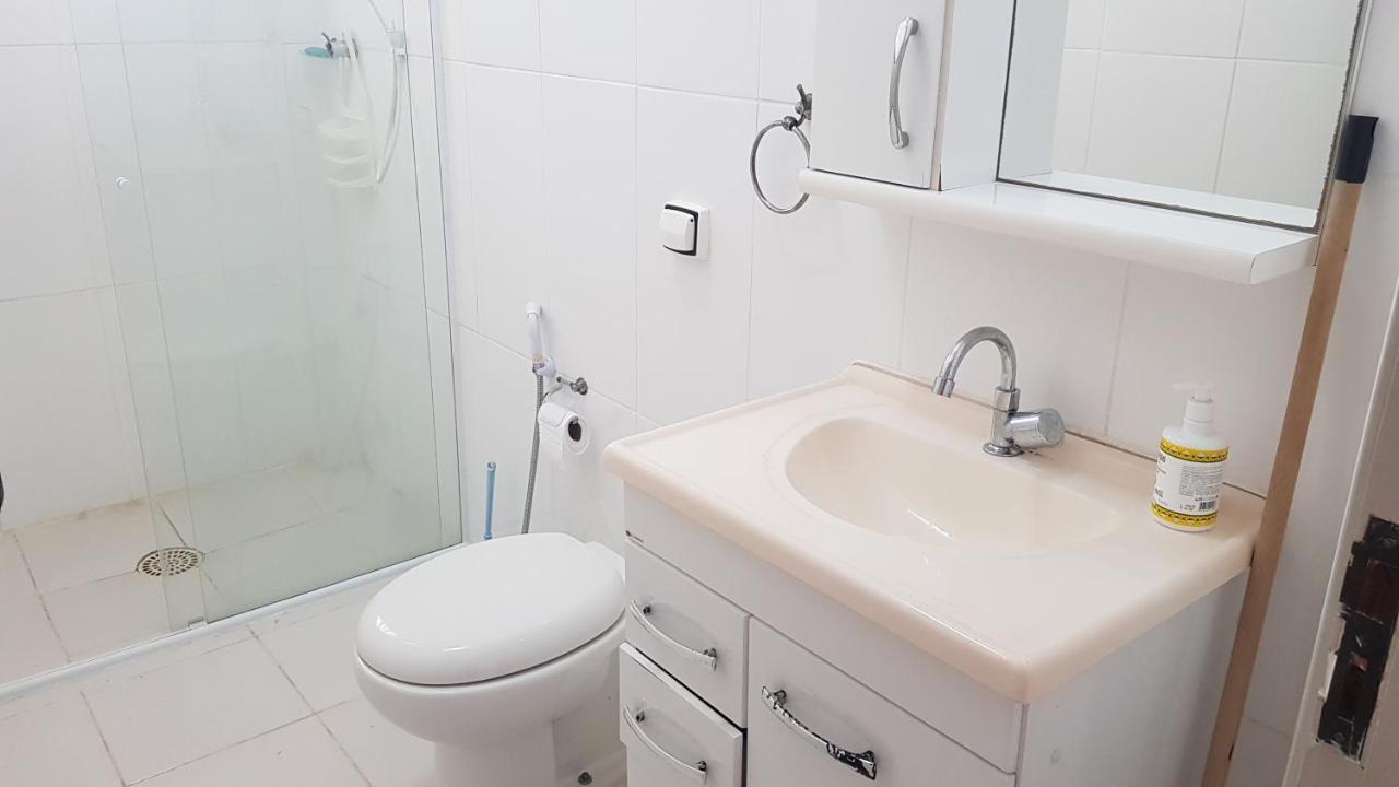 Apartamento A Uma Quadra Da Praia Гуаружа Екстер'єр фото