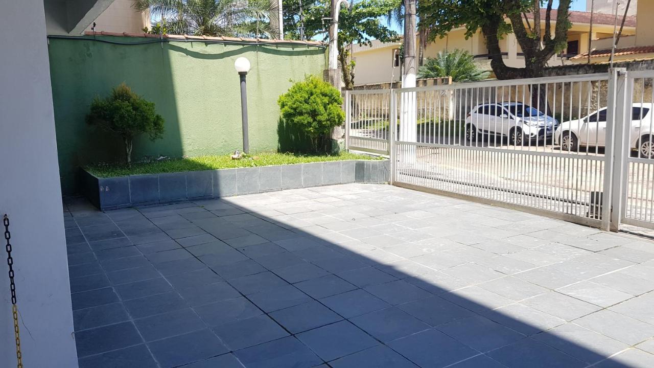 Apartamento A Uma Quadra Da Praia Гуаружа Екстер'єр фото
