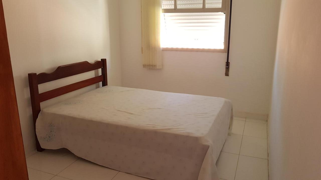 Apartamento A Uma Quadra Da Praia Гуаружа Екстер'єр фото