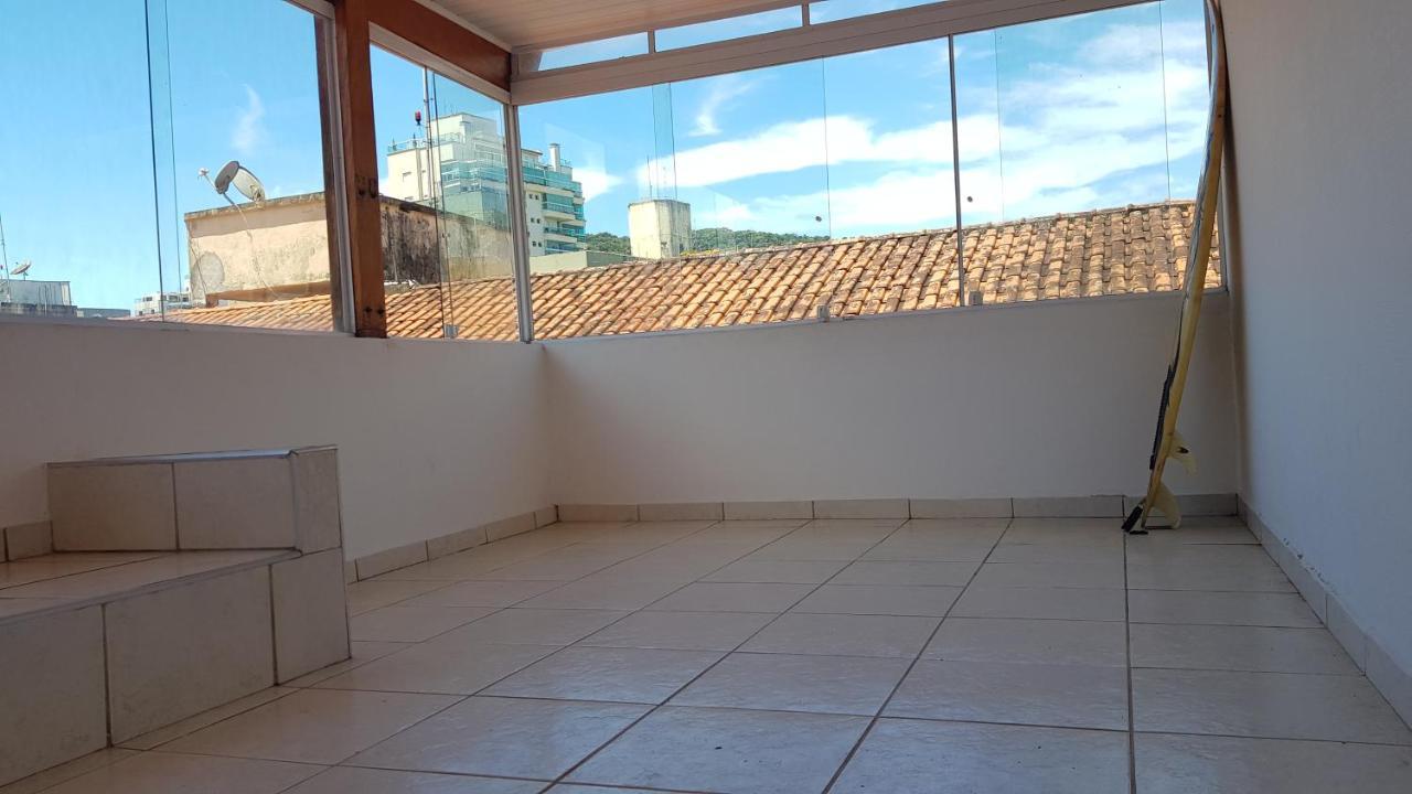 Apartamento A Uma Quadra Da Praia Гуаружа Екстер'єр фото