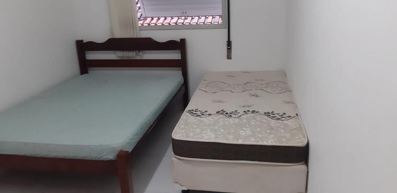 Apartamento A Uma Quadra Da Praia Гуаружа Екстер'єр фото